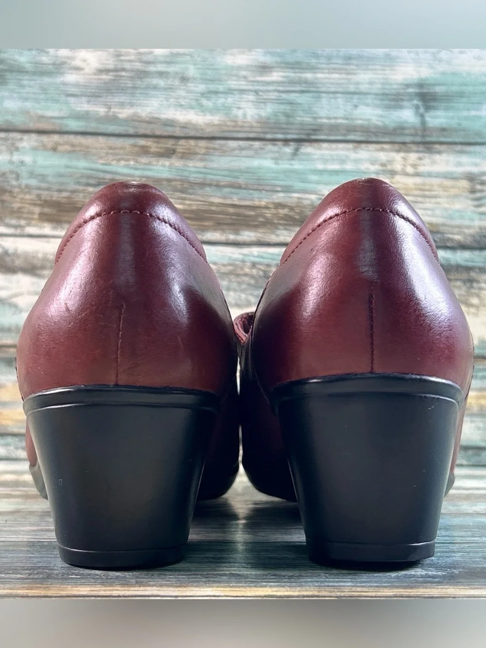 Clarks Mary Jane Pumps Womens Size 7.5M Burgundy Leather Slip On Shoes